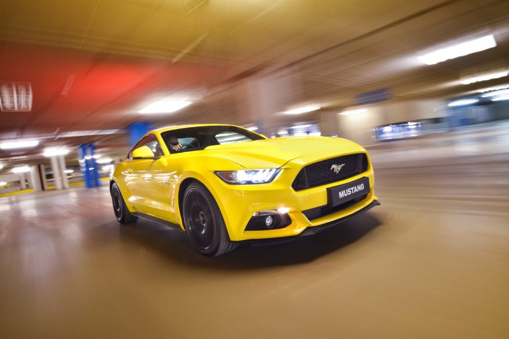 Ford Mustang 5.0 V8 Fastback: Galloping racehorse – o...