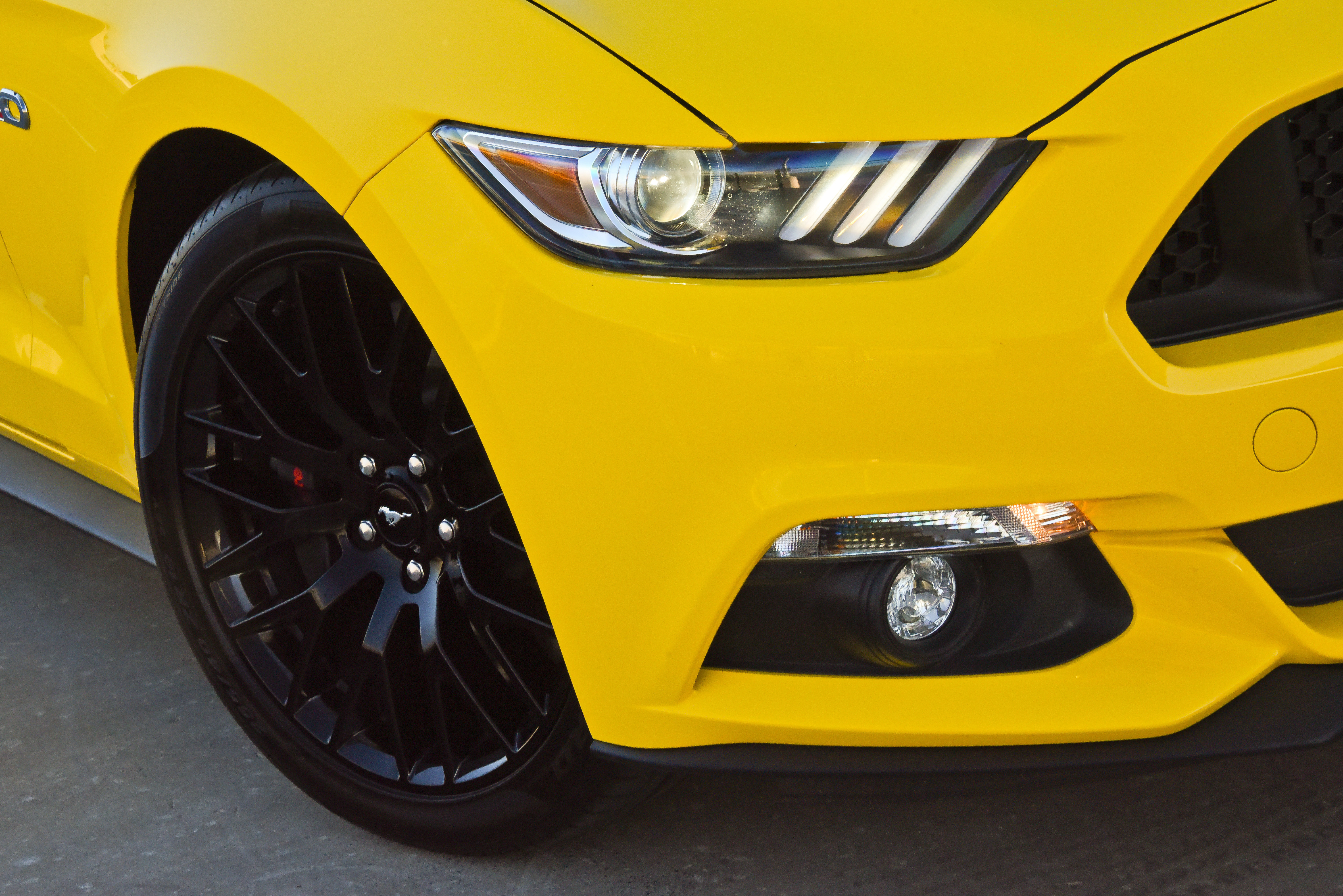 Ford Mustang 5.0 V8 Fastback: Galloping racehorse – o...